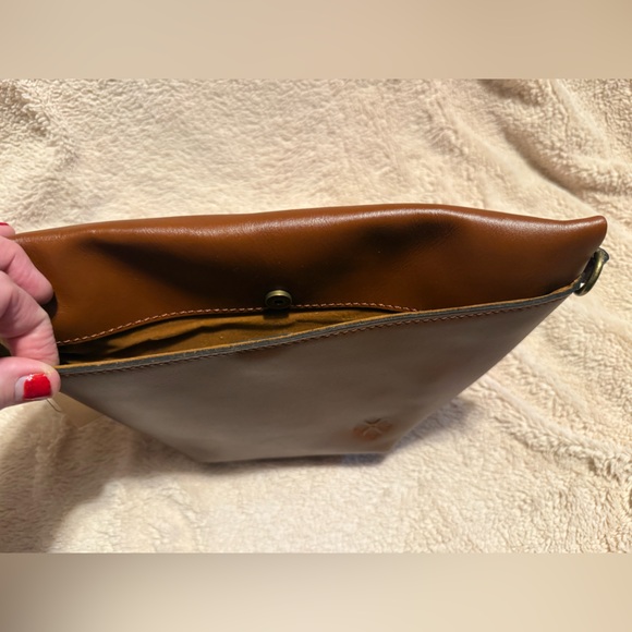 NWT Patricia Nash Leather Tinchi Convertible Bag - belt bag to crossbody - Picture 9 of 13